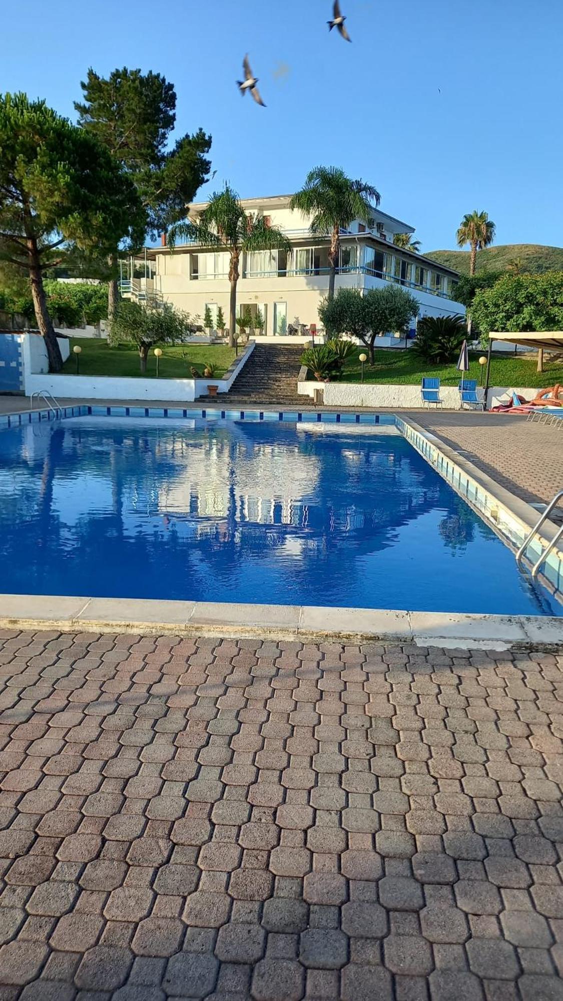 Hotel La Tombola Agropoli Ngoại thất bức ảnh